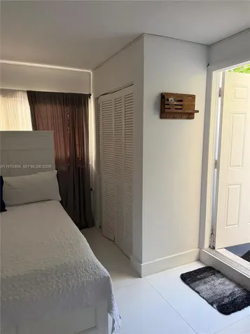 45 SW 28th Road Miami FL 33129