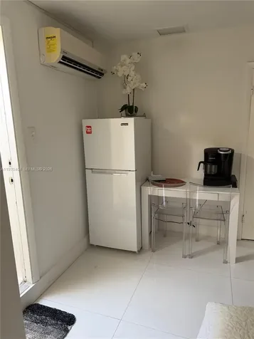 45 SW 28th Road Miami FL 33129