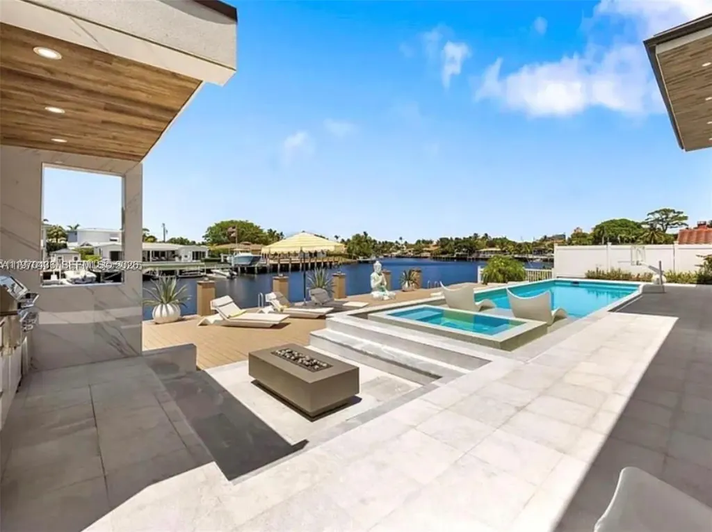 2225 NE 19th Street Fort Lauderdale FL 33305