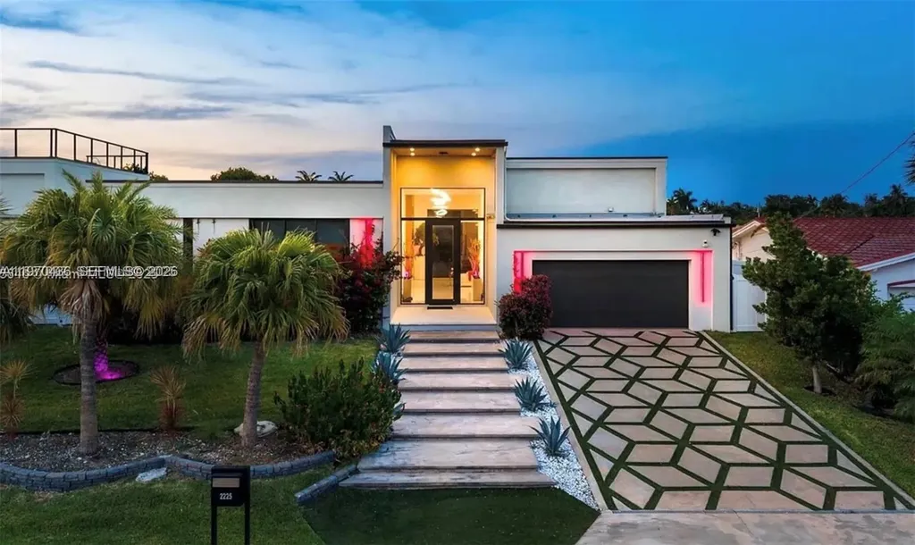 2225 NE 19th Street Fort Lauderdale FL 33305