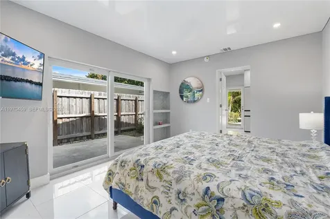 4440 NE 17th Avenue Oakland Park FL 33334