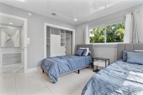 4440 NE 17th Avenue Oakland Park FL 33334