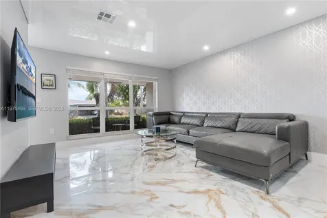 4440 NE 17th Avenue Oakland Park FL 33334