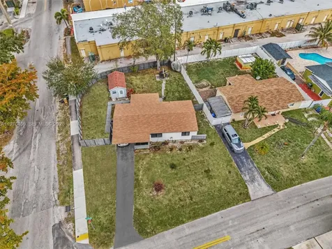 6781 Franklin Street Hollywood FL 33024