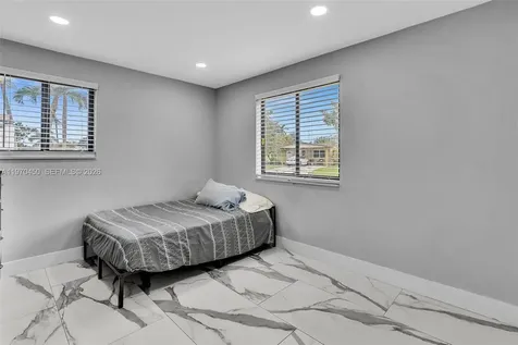 6781 Franklin Street Hollywood FL 33024