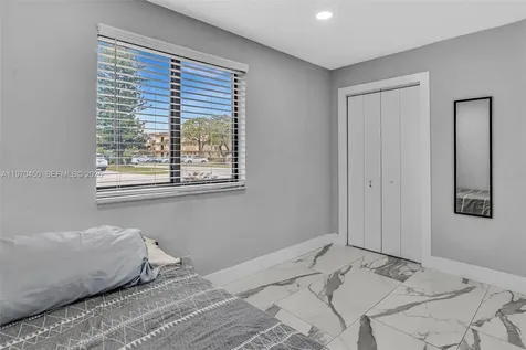 6781 Franklin Street Hollywood FL 33024