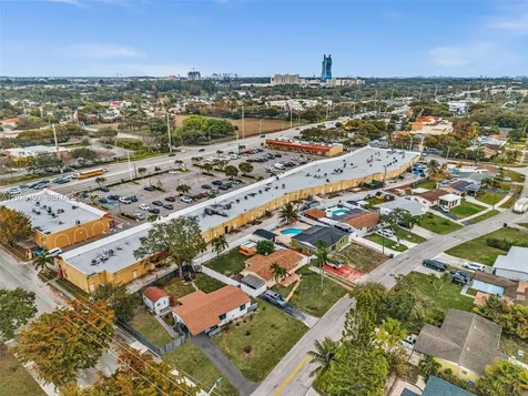 6781 Franklin Street Hollywood FL 33024