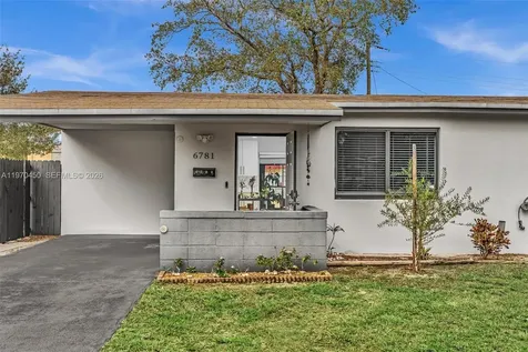 6781 Franklin Street Hollywood FL 33024