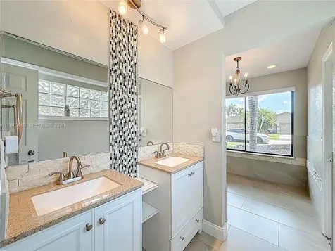 4241 NW 74th Avenue Lauderhill FL 33319