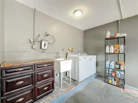 4241 NW 74th Avenue Lauderhill FL 33319