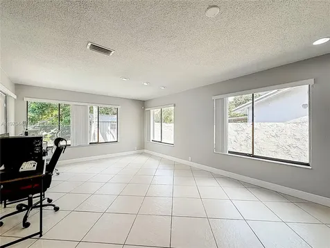 4241 NW 74th Avenue Lauderhill FL 33319