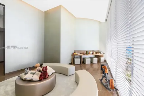 18975 Collins Avenue Sunny Isles Beach FL 33160