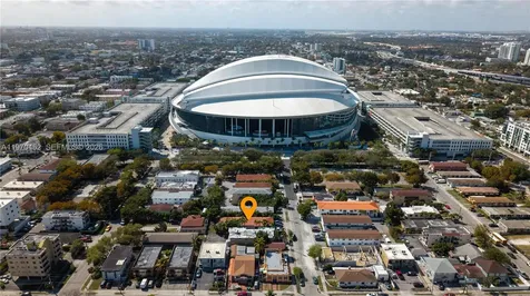 1330 NW 5th Street Miami FL 33125
