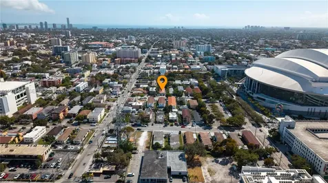 1330 NW 5th Street Miami FL 33125