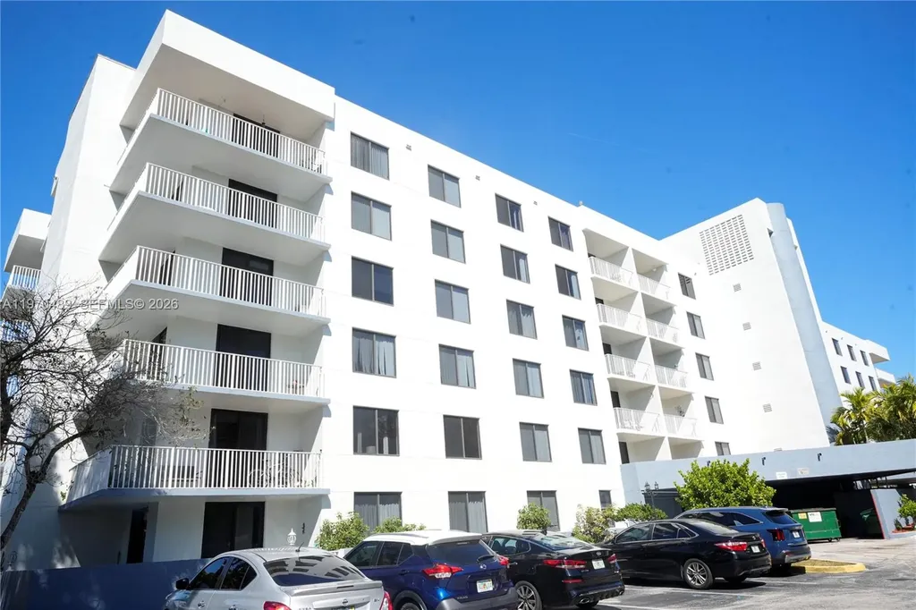 901 Hillcrest Drive Hollywood FL 33021