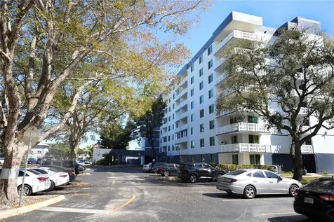 901 Hillcrest Drive Hollywood FL 33021