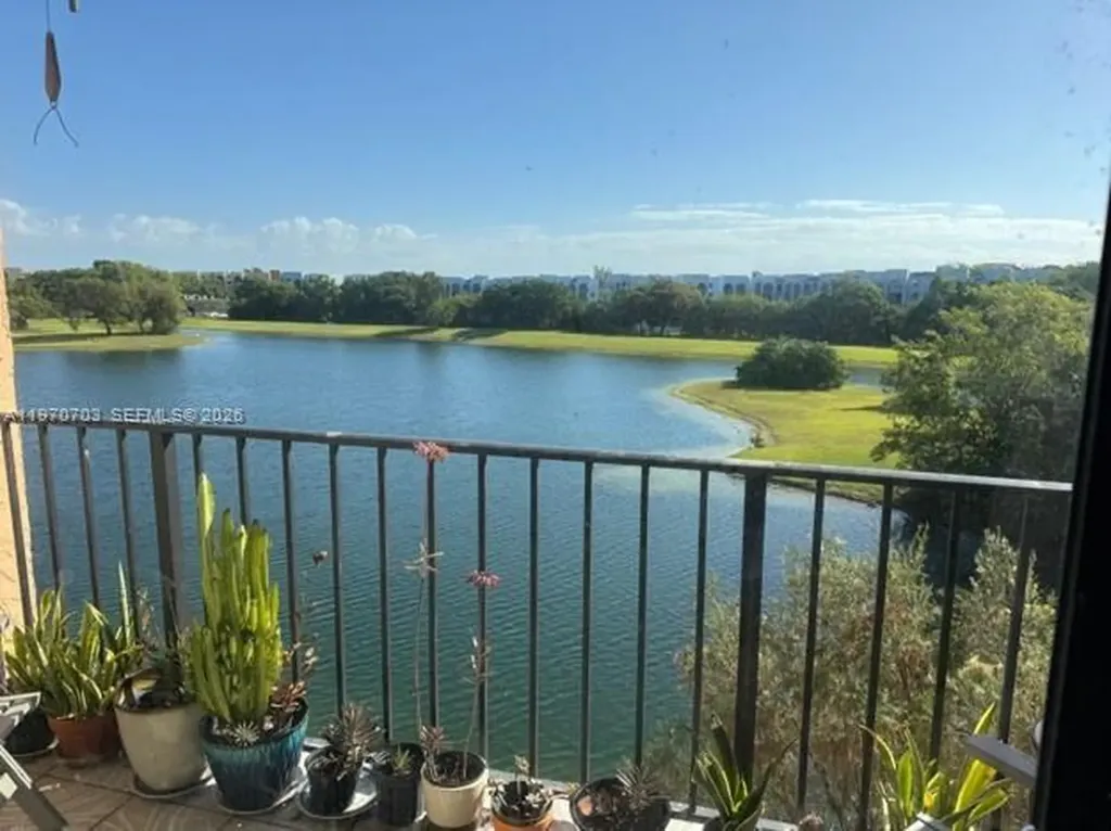9688 Fontainebleau Boulevard Miami FL 33172