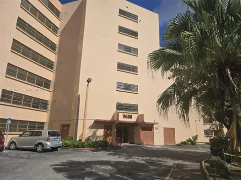 9688 Fontainebleau Boulevard Miami FL 33172