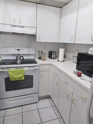 9688 Fontainebleau Boulevard Miami FL 33172