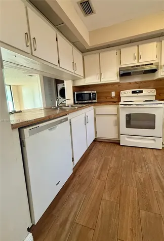 201 Lake Pointe Drive Lauderdale Lakes FL 33309