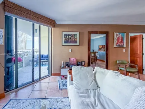 520 Brickell Key Drive Miami FL 33131