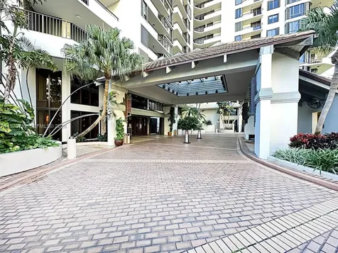 520 Brickell Key Drive Miami FL 33131
