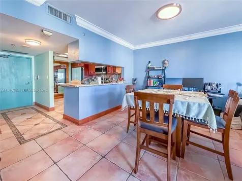 520 Brickell Key Drive Miami FL 33131