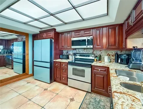 520 Brickell Key Drive Miami FL 33131