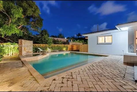 1001 NE 86th Street Miami FL 33138