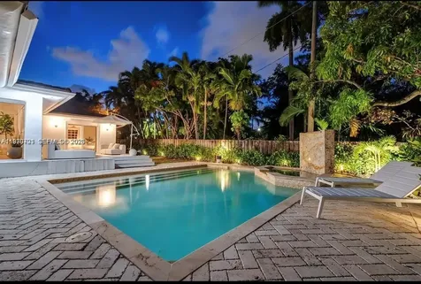 1001 NE 86th Street Miami FL 33138