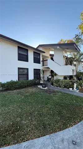 201 Lake Pointe Drive Oakland Park FL 33309