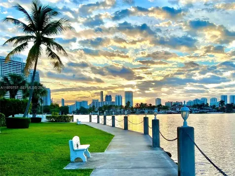 2910 Point East Drive Aventura FL 33160