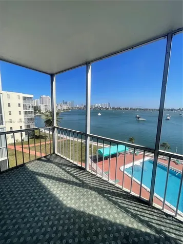 2910 Point East Drive Aventura FL 33160