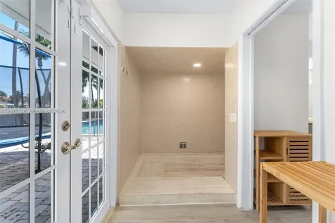 1525 Diplomat Parkway Hollywood FL 33019
