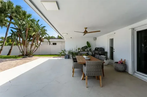 1525 Diplomat Parkway Hollywood FL 33019