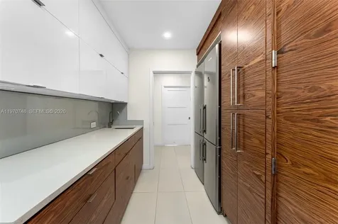 1525 Diplomat Parkway Hollywood FL 33019