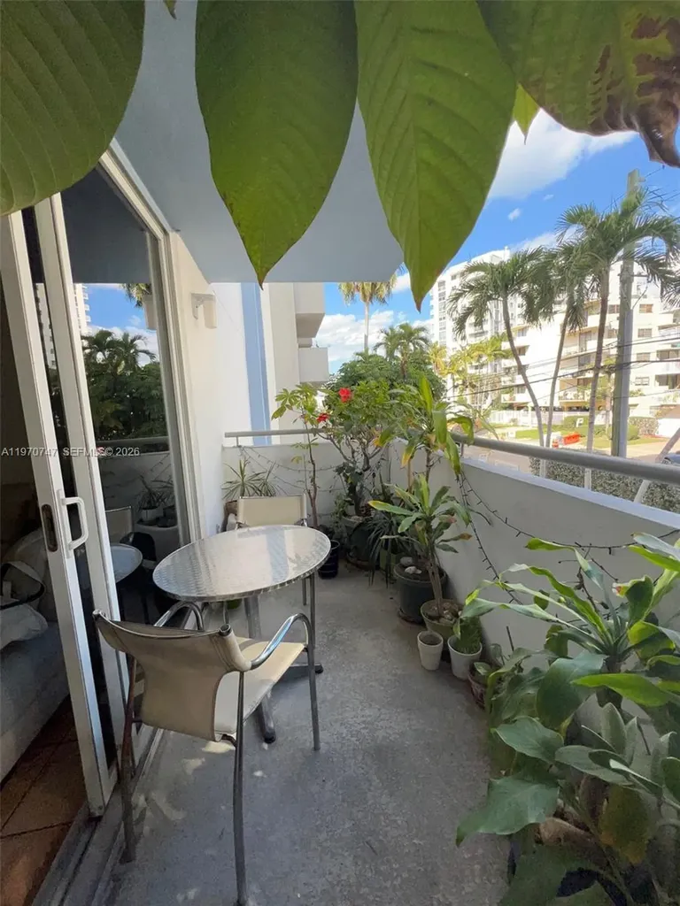 1658 Bay Road Miami Beach FL 33139