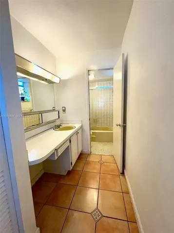 1658 Bay Road Miami Beach FL 33139