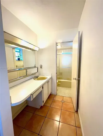 1658 Bay Road Miami Beach FL 33139