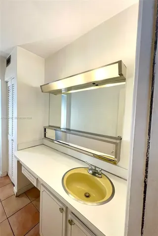 1658 Bay Road Miami Beach FL 33139