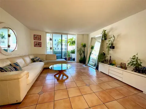 1658 Bay Road Miami Beach FL 33139