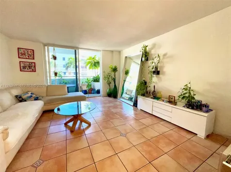 1658 Bay Road Miami Beach FL 33139