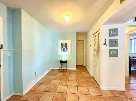 1658 Bay Road Miami Beach FL 33139
