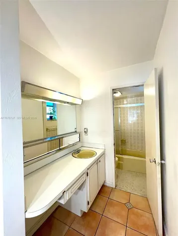 1658 Bay Road Miami Beach FL 33139