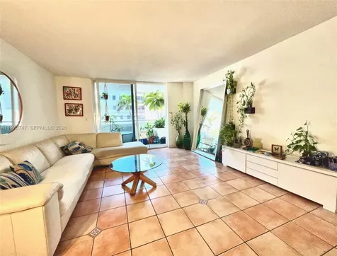 1658 Bay Road Miami Beach FL 33139