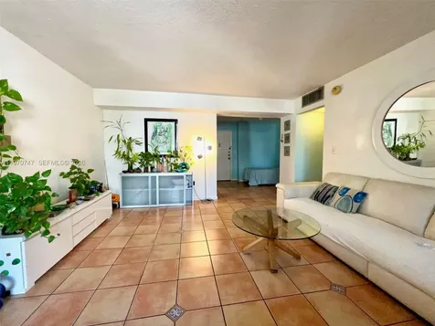 1658 Bay Road Miami Beach FL 33139