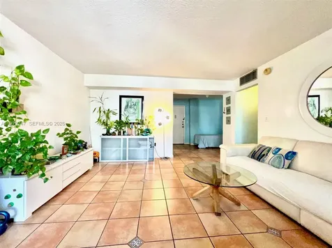 1658 Bay Road Miami Beach FL 33139