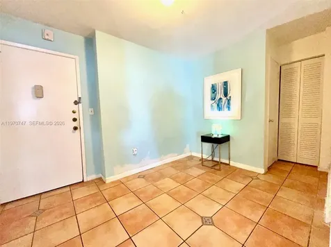 1658 Bay Road Miami Beach FL 33139