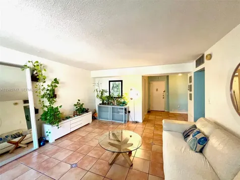 1658 Bay Road Miami Beach FL 33139