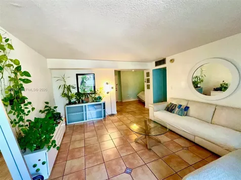 1658 Bay Road Miami Beach FL 33139